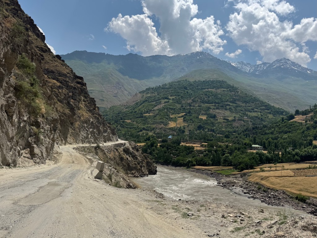 Pamir Highway III – Qalai Khumb à&nbsp;Khorog